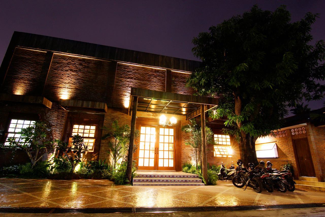 Java Villas Boutique Hotel & Resto Yogyakarta Exterior photo